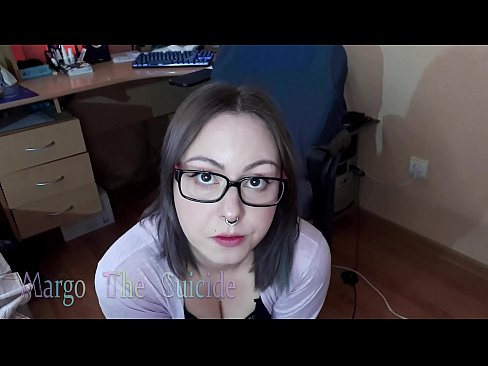 ❤️ Σέξι κορίτσι με γυαλιά πιπιλίζει Dildo βαθιά στην κάμερα ❤ Χάρντκορ πορνό